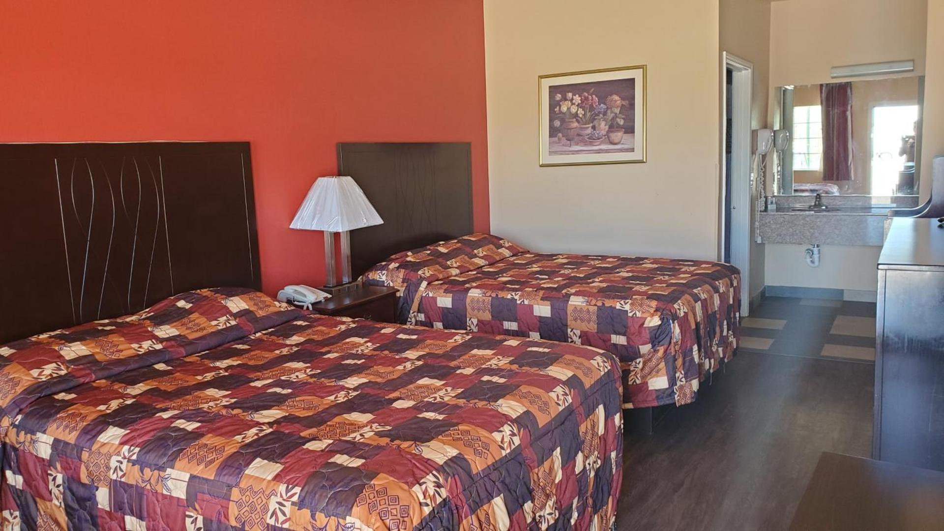 La Bonita Inn & Suites - McCamey photo 3