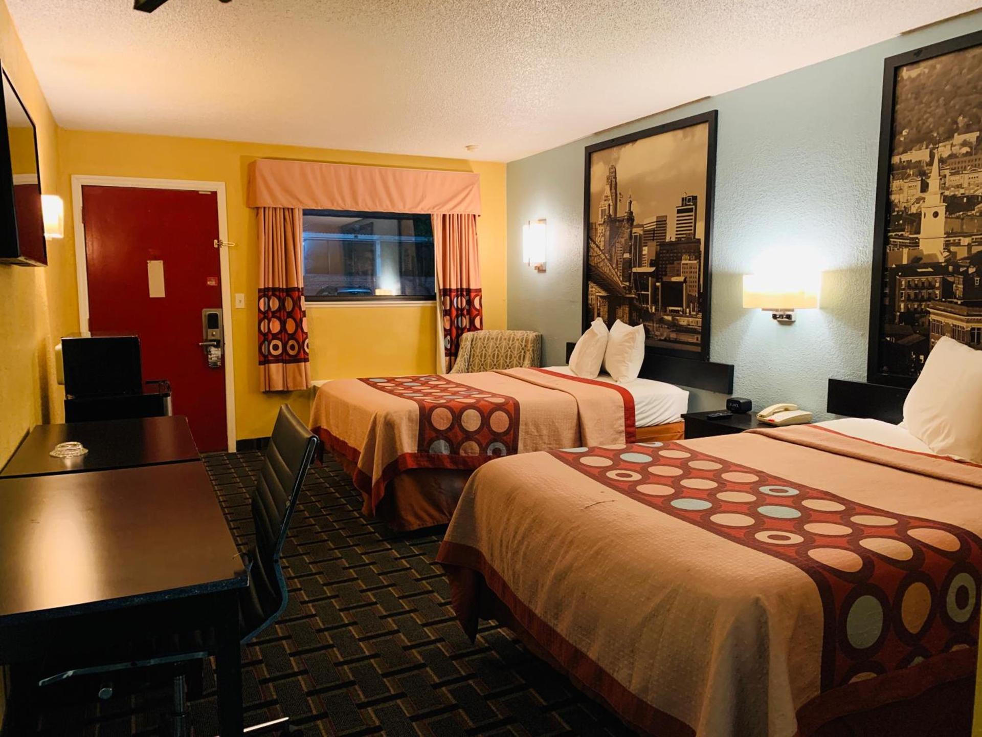 Super 8 by Wyndham Cincinnati-Springdale OH photo 60