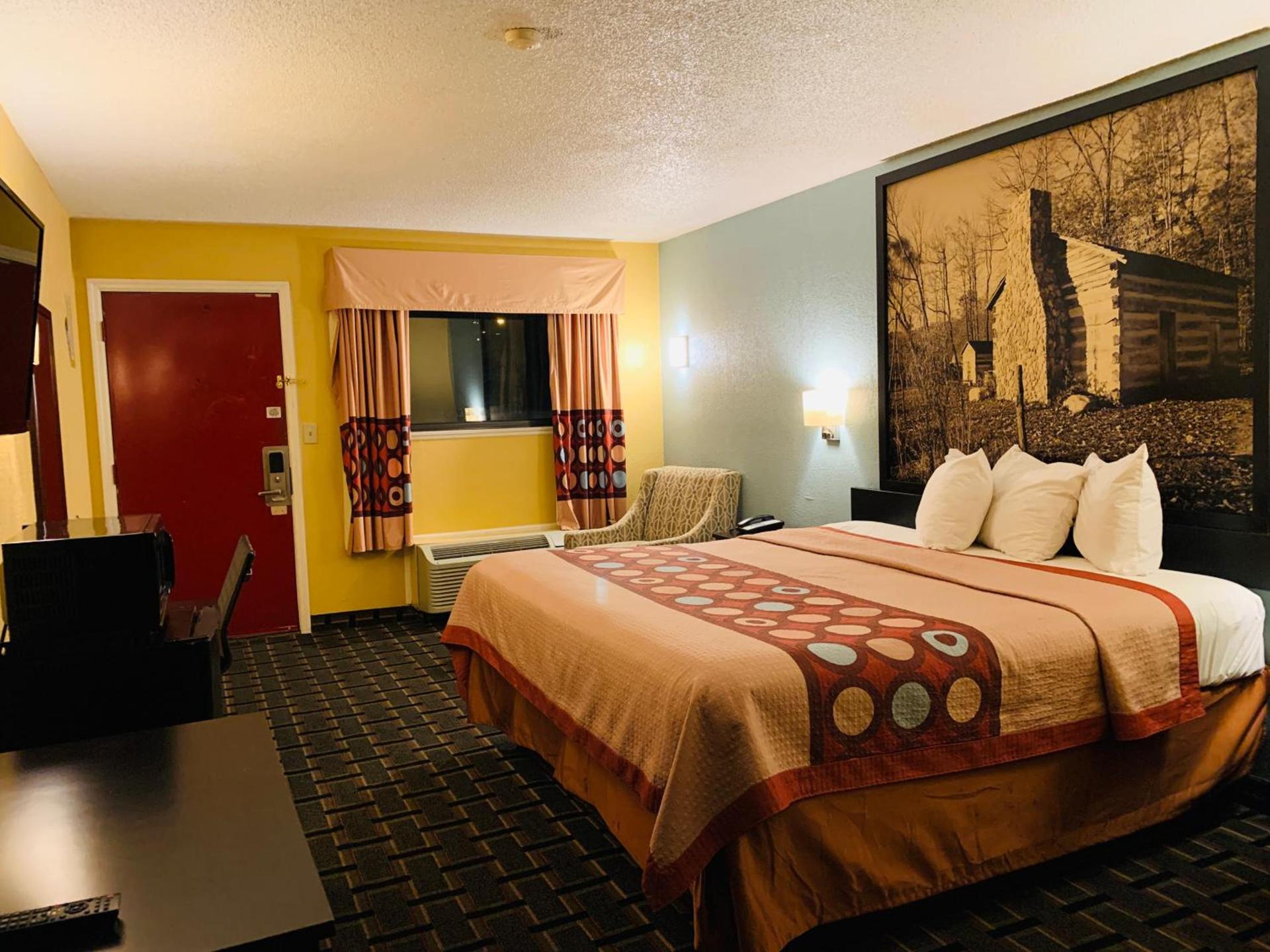 Super 8 by Wyndham Cincinnati-Springdale OH photo 58