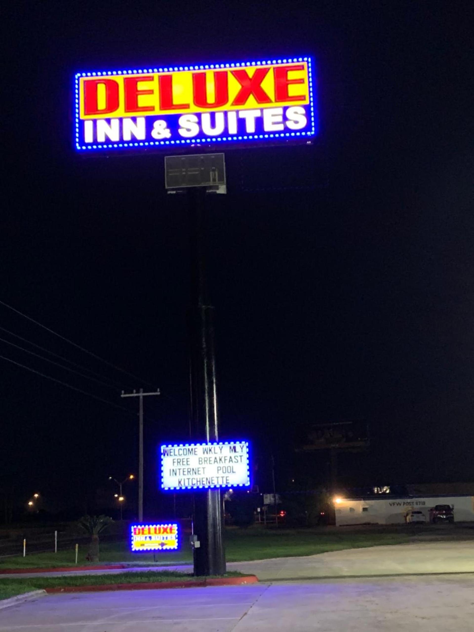 Deluxe Inn and Suites photo 74