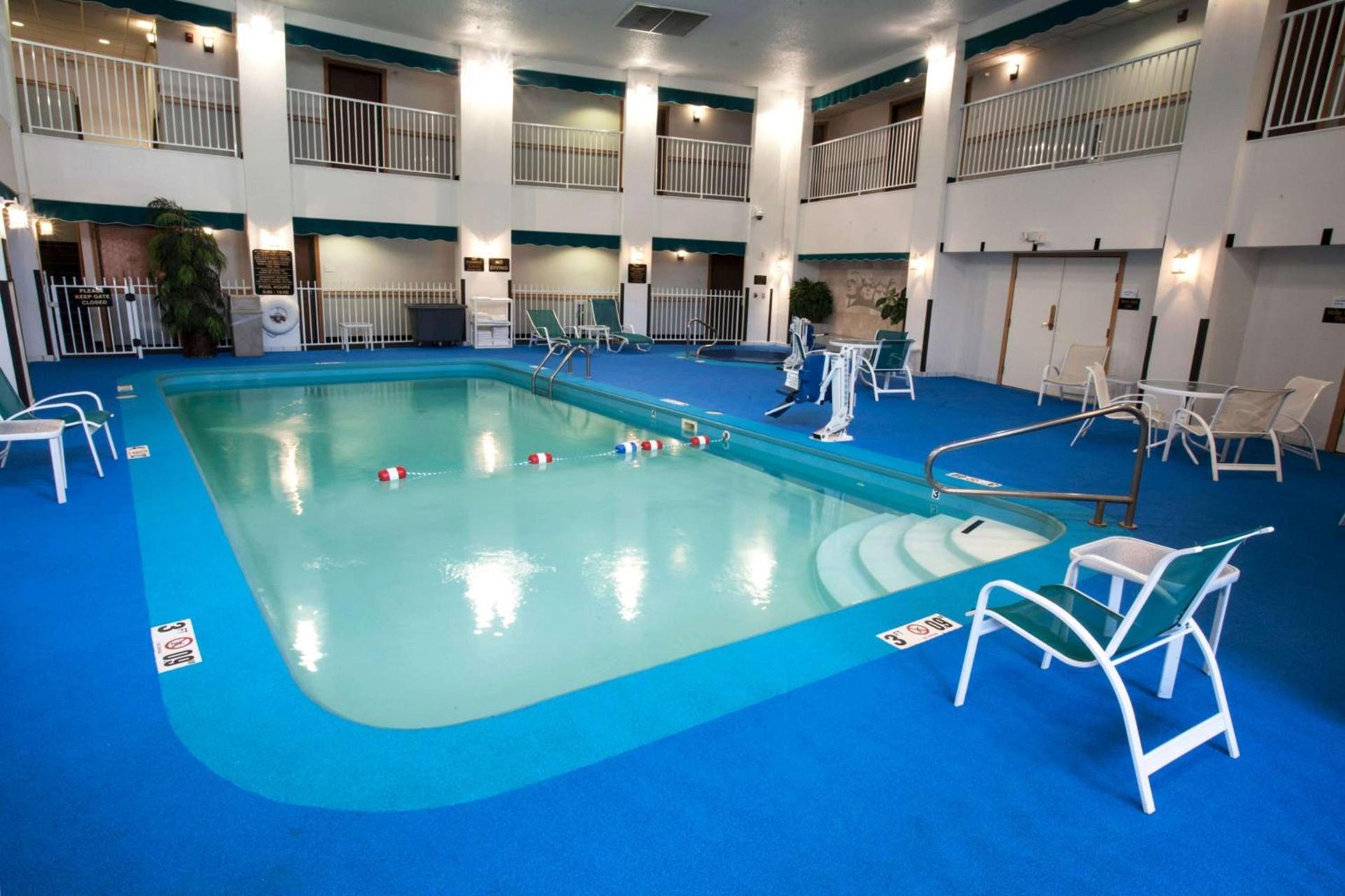 Ramada by Wyndham Keystone Near Mt Rushmore photo 7