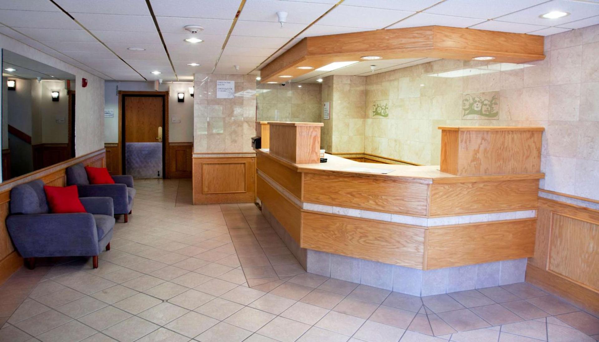Ramada by Wyndham Keystone Near Mt Rushmore photo 4