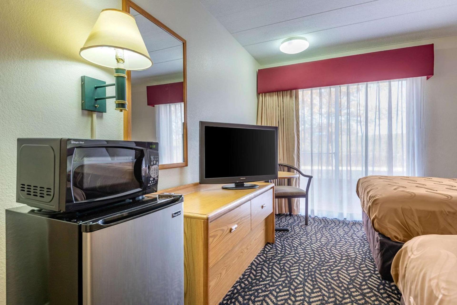 Quality Inn Falconer - Jamestown photo 11