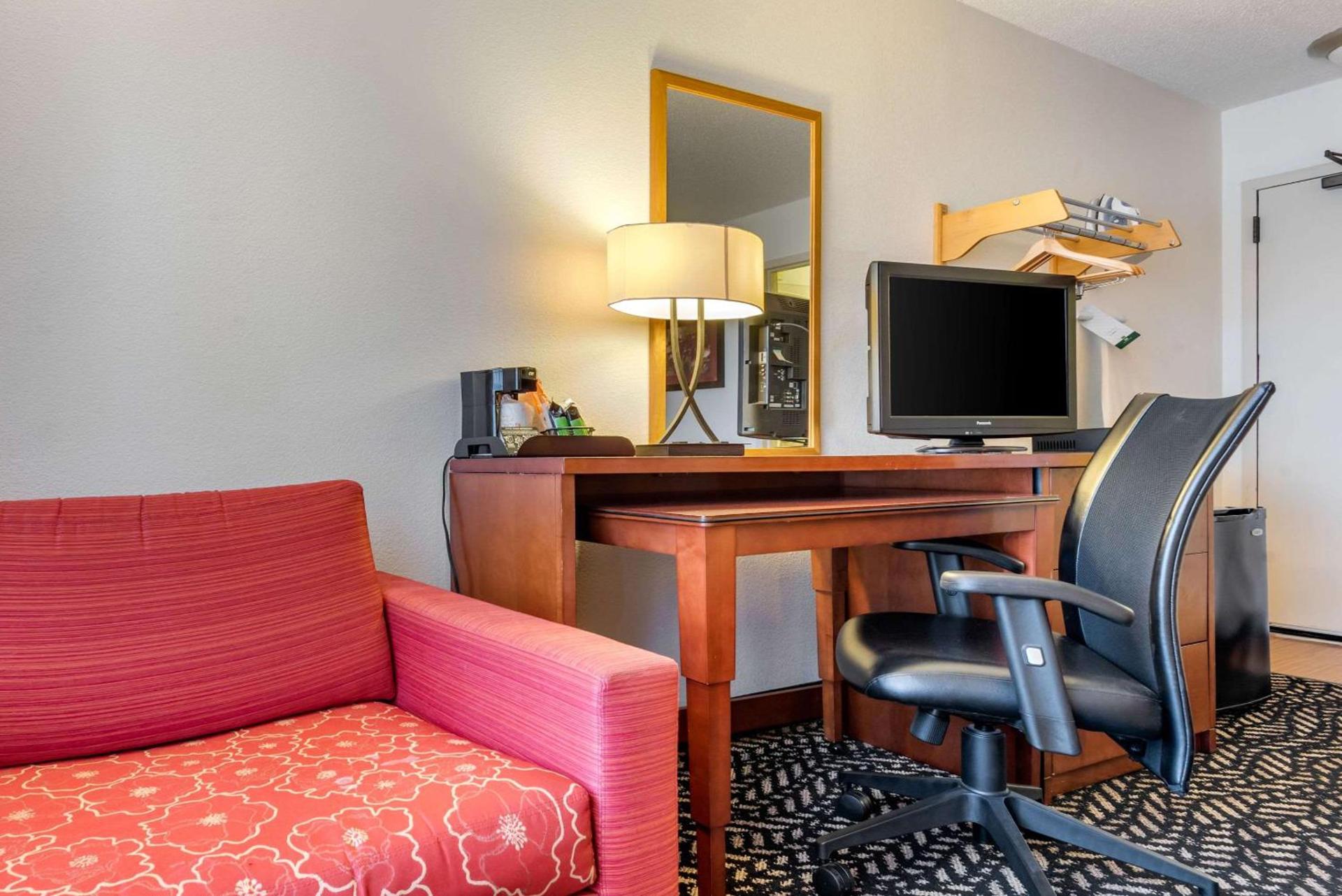 Quality Inn Falconer - Jamestown photo 14