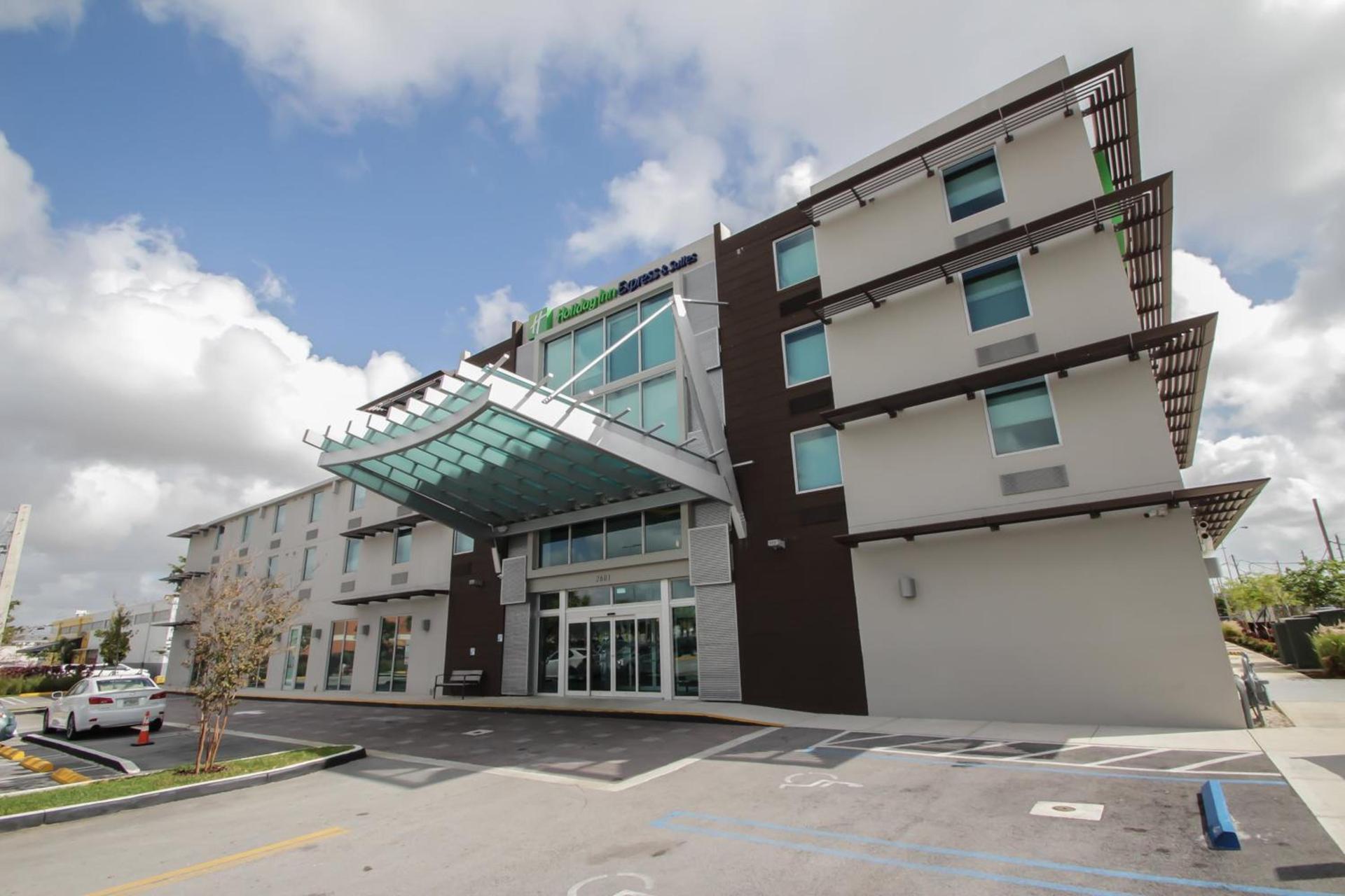 Holiday Inn Express & Suites Miami Airport East by IHG photo 1