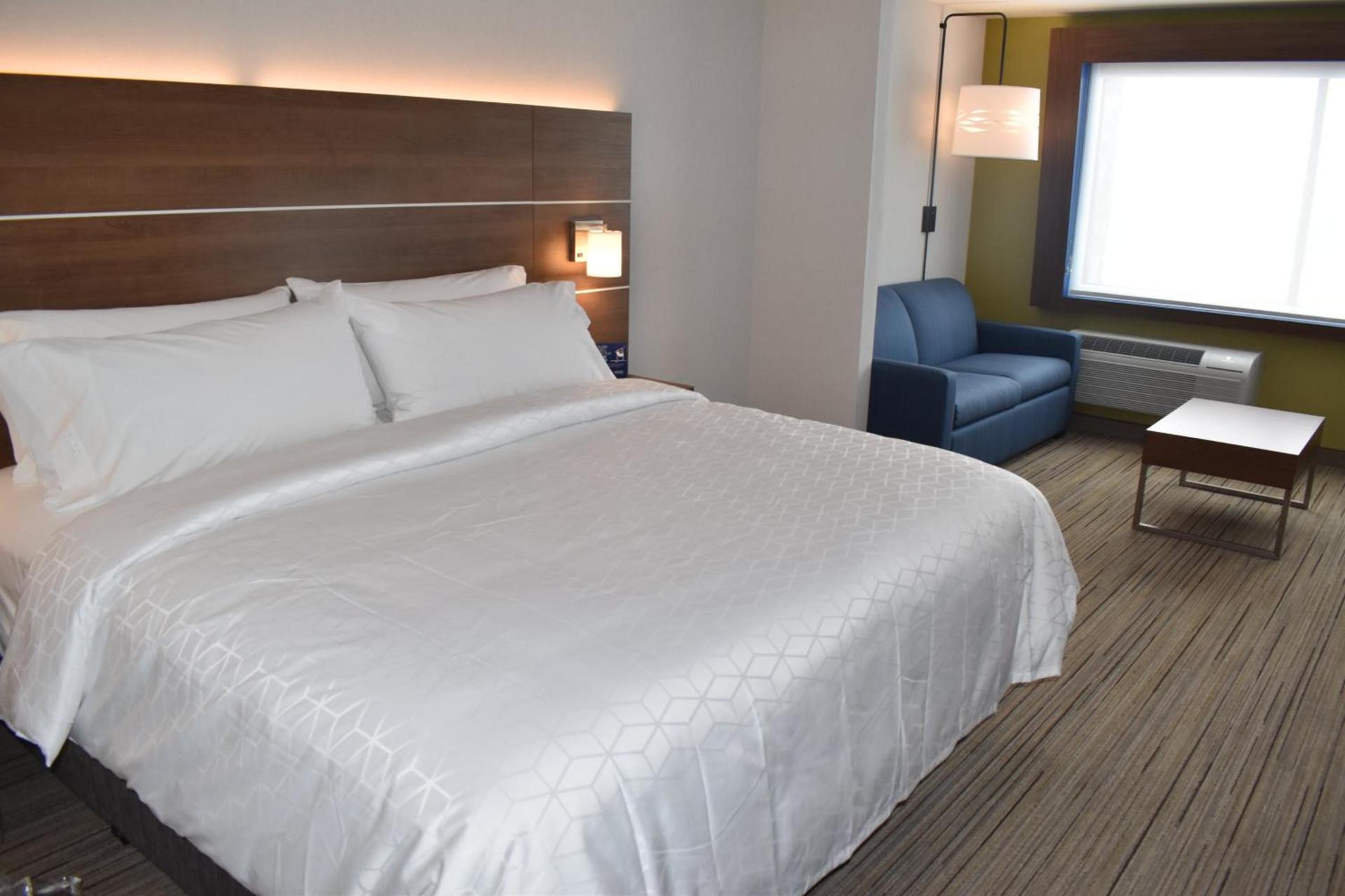 Holiday Inn Express & Suites - Boston South - Randolph by IHG photo 40