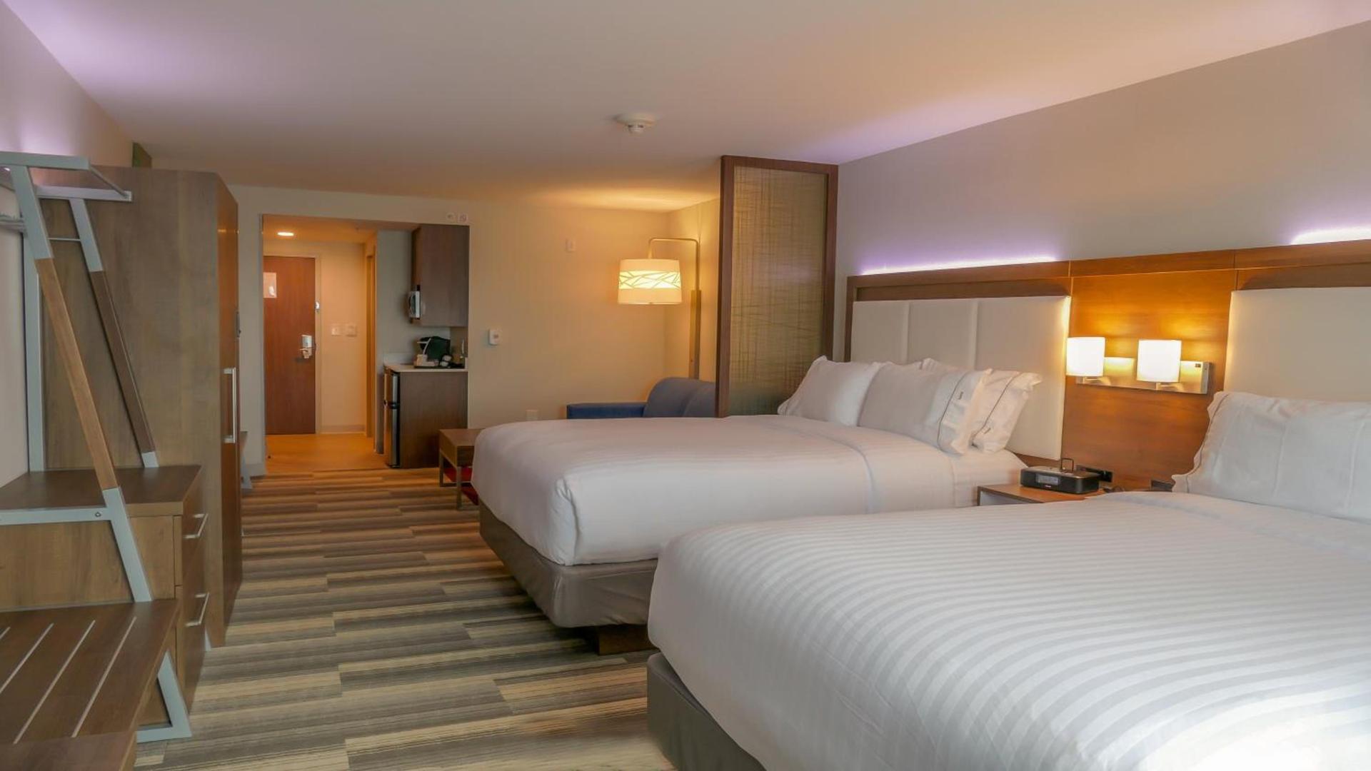 Holiday Inn Express & Suites Miami Airport East by IHG photo 57