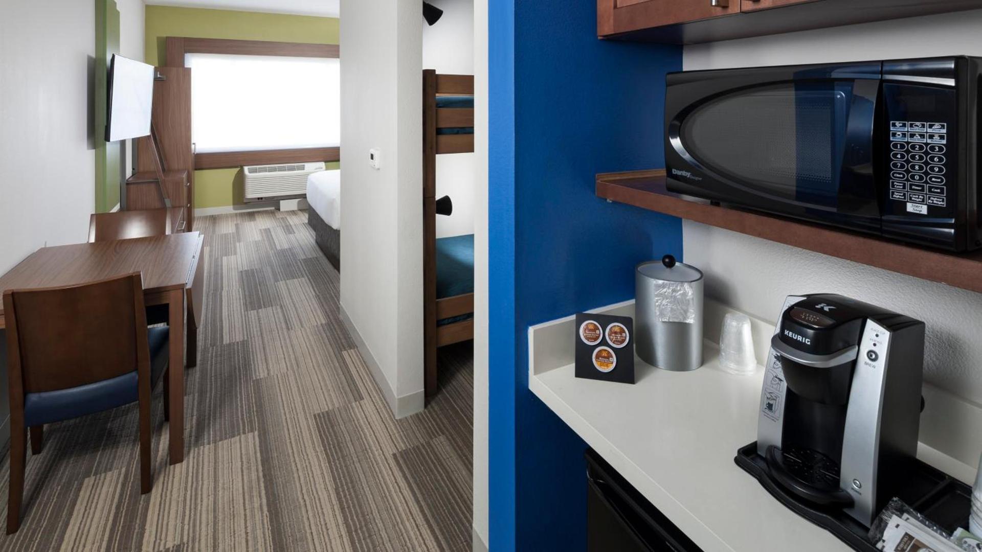 Holiday Inn Express & Suites Orlando At SeaWorld by IHG - With Free Shuttle Service to SeaWorld Parks photo 26