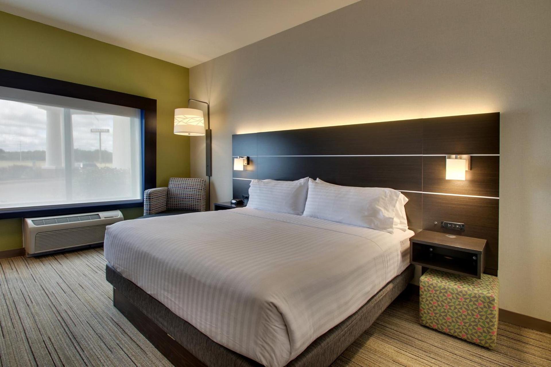 Holiday Inn Express Hotel & Suites Morris by IHG photo 22