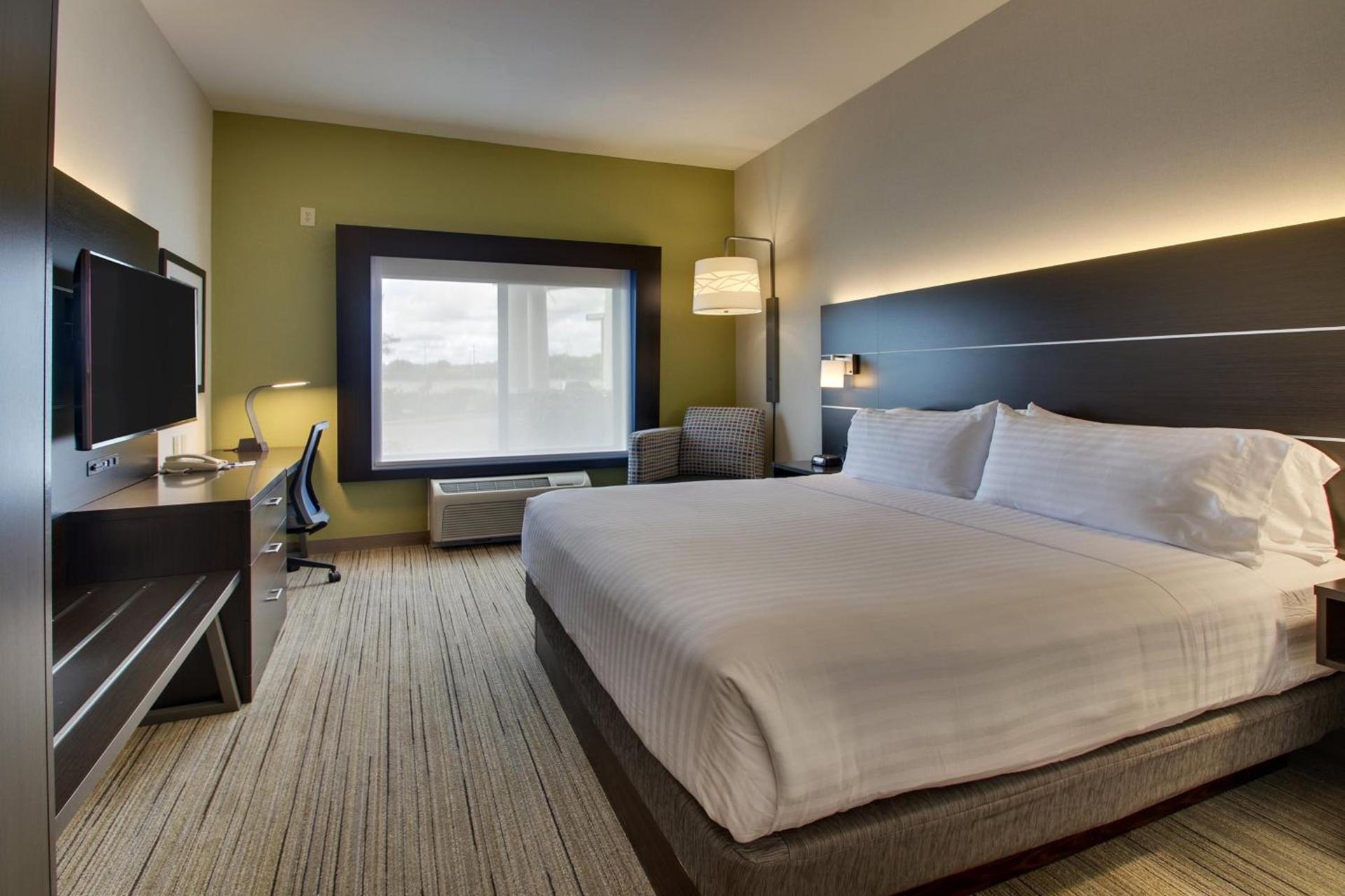 Holiday Inn Express Hotel & Suites Morris by IHG photo 42