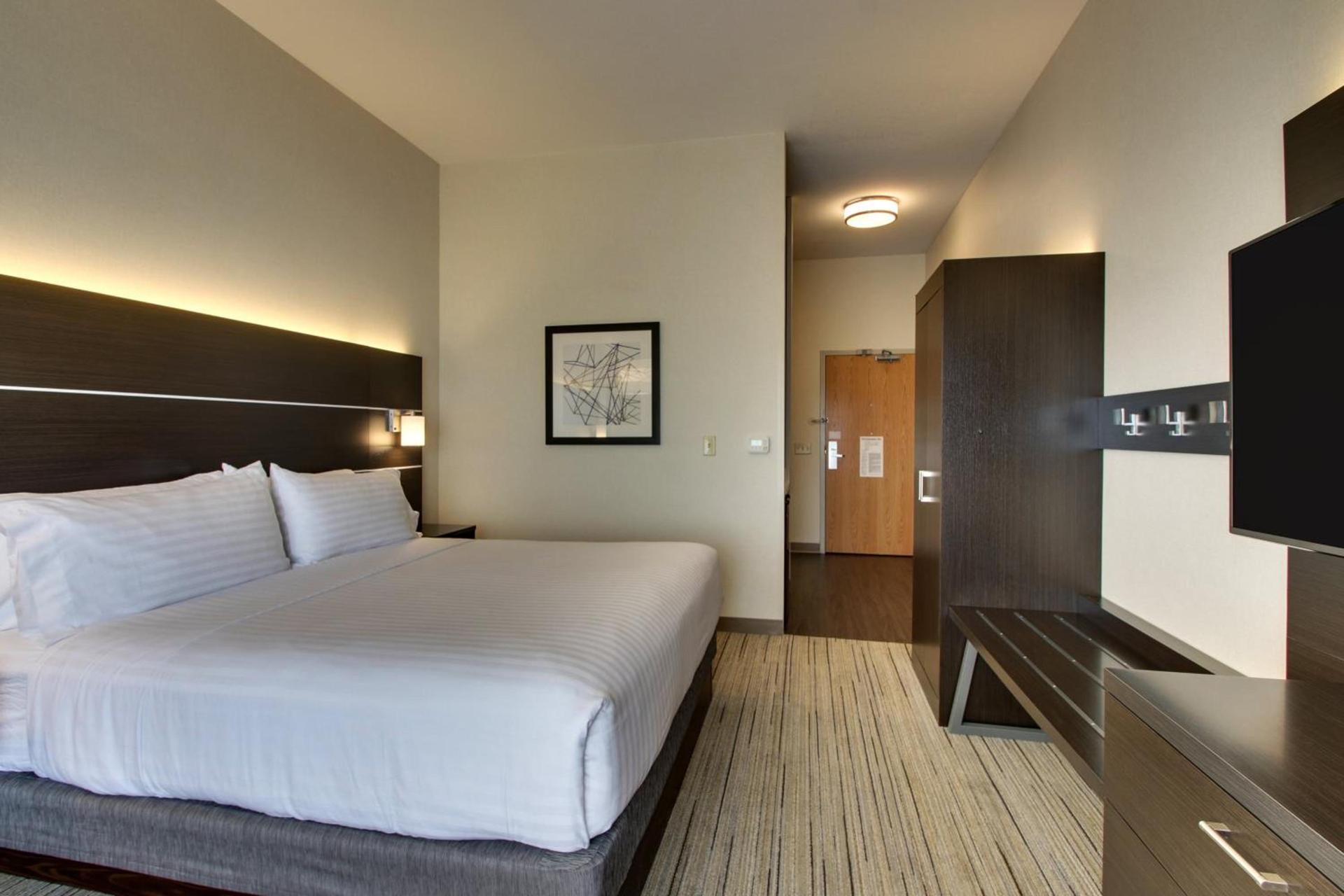 Holiday Inn Express Hotel & Suites Morris by IHG photo 35