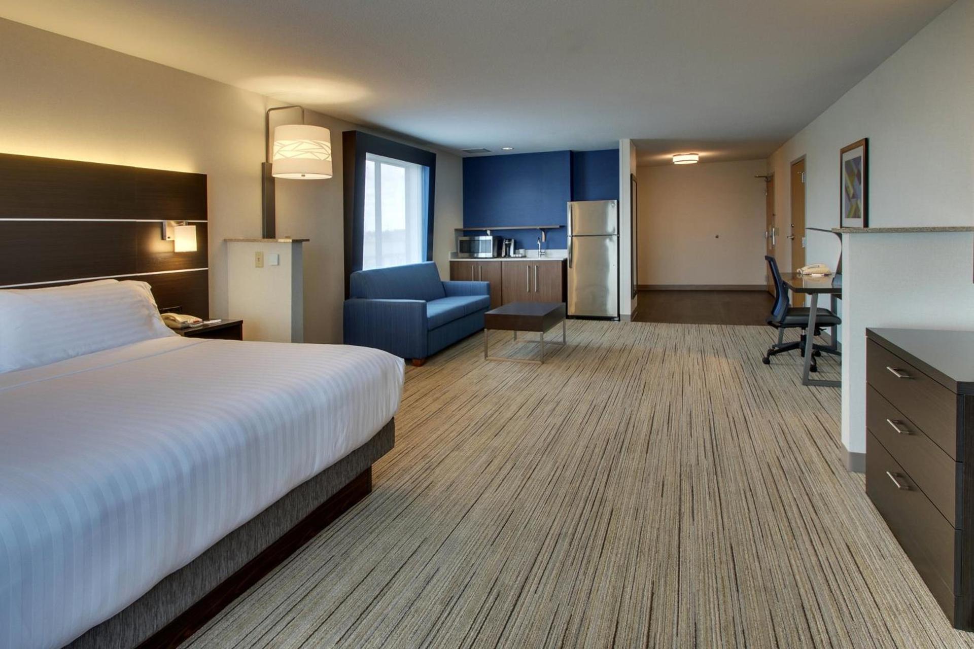 Holiday Inn Express Hotel & Suites Morris by IHG photo 26