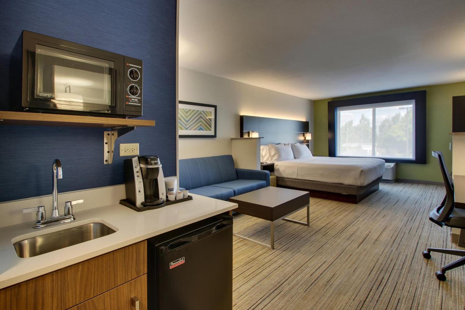 Holiday Inn Express Hotel & Suites Morris by IHG photo 32