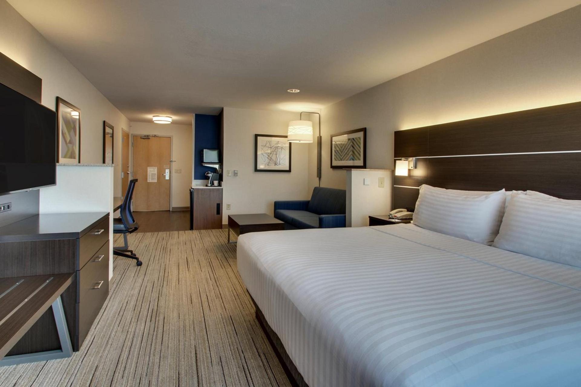 Holiday Inn Express Hotel & Suites Morris by IHG photo 46