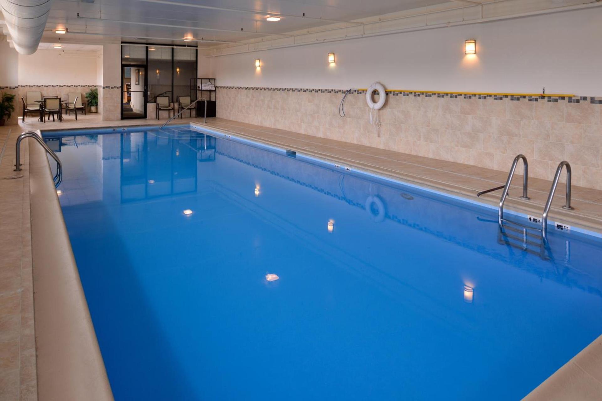 Holiday Inn Express Crestwood by IHG photo 21