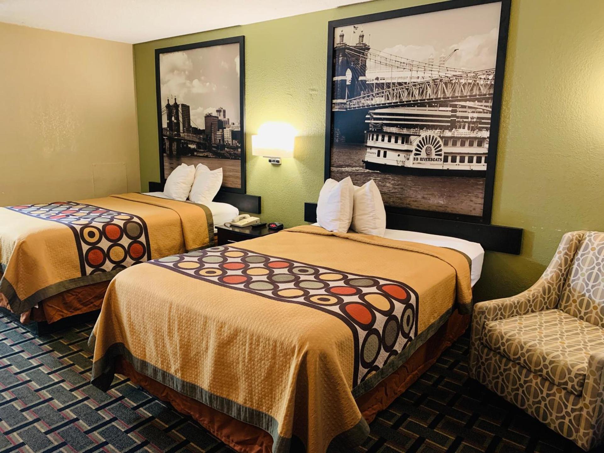 Super 8 by Wyndham Cincinnati-Springdale OH photo 54
