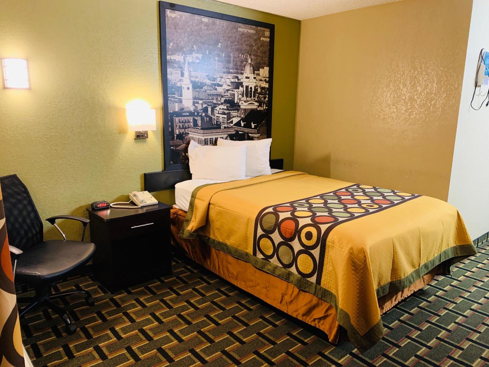 Super 8 by Wyndham Cincinnati-Springdale OH photo 48