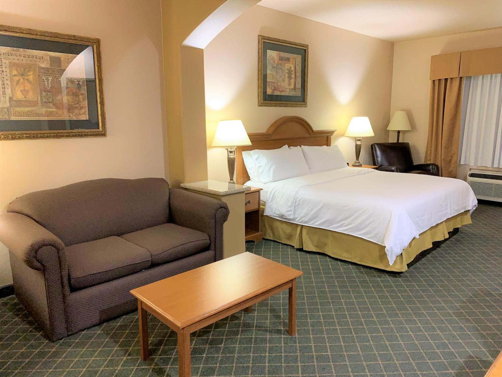 Holiday Inn Express Hotel and Suites Alice by IHG photo 2