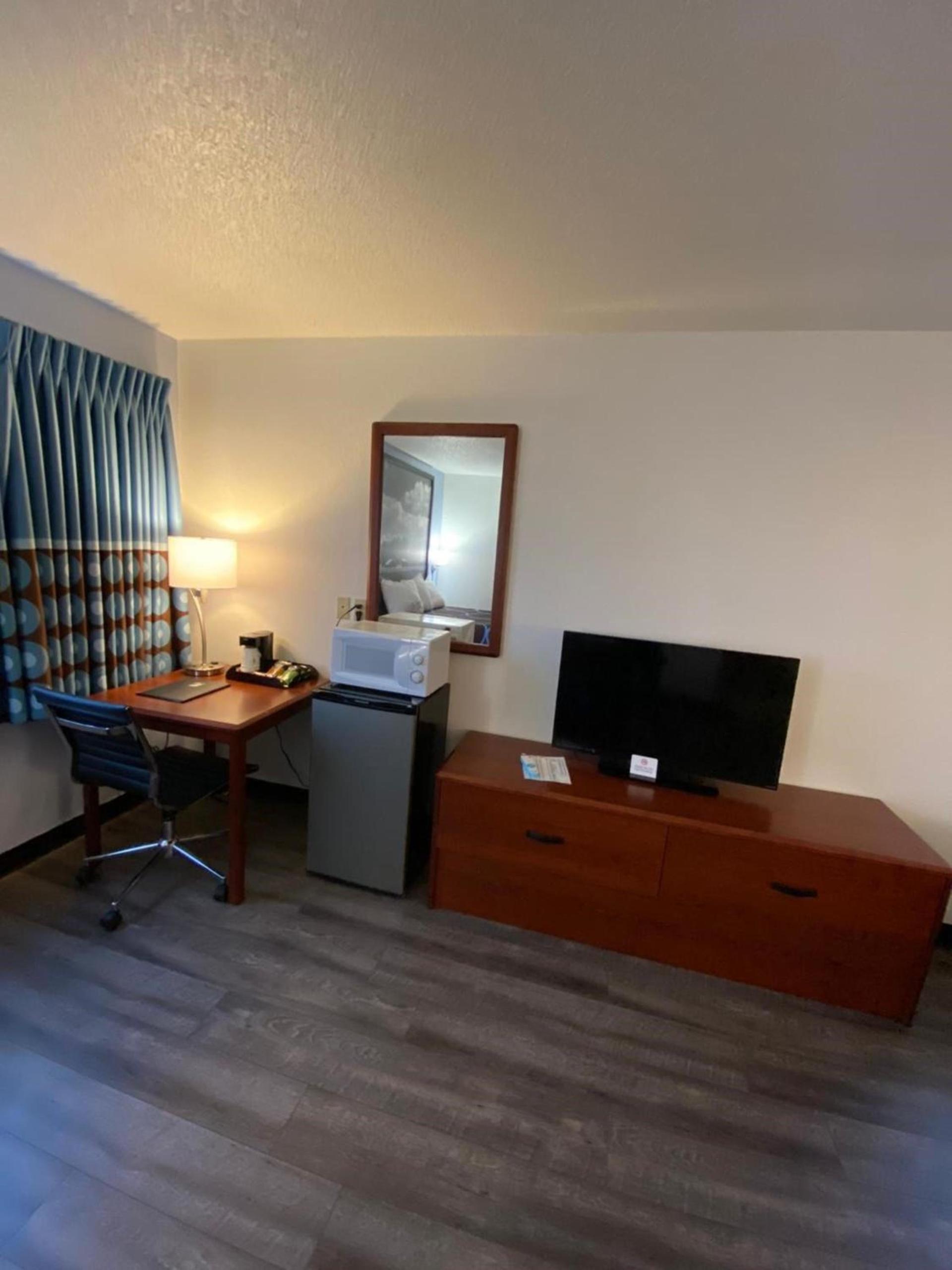 Super 8 by Wyndham Ida Grove photo 12