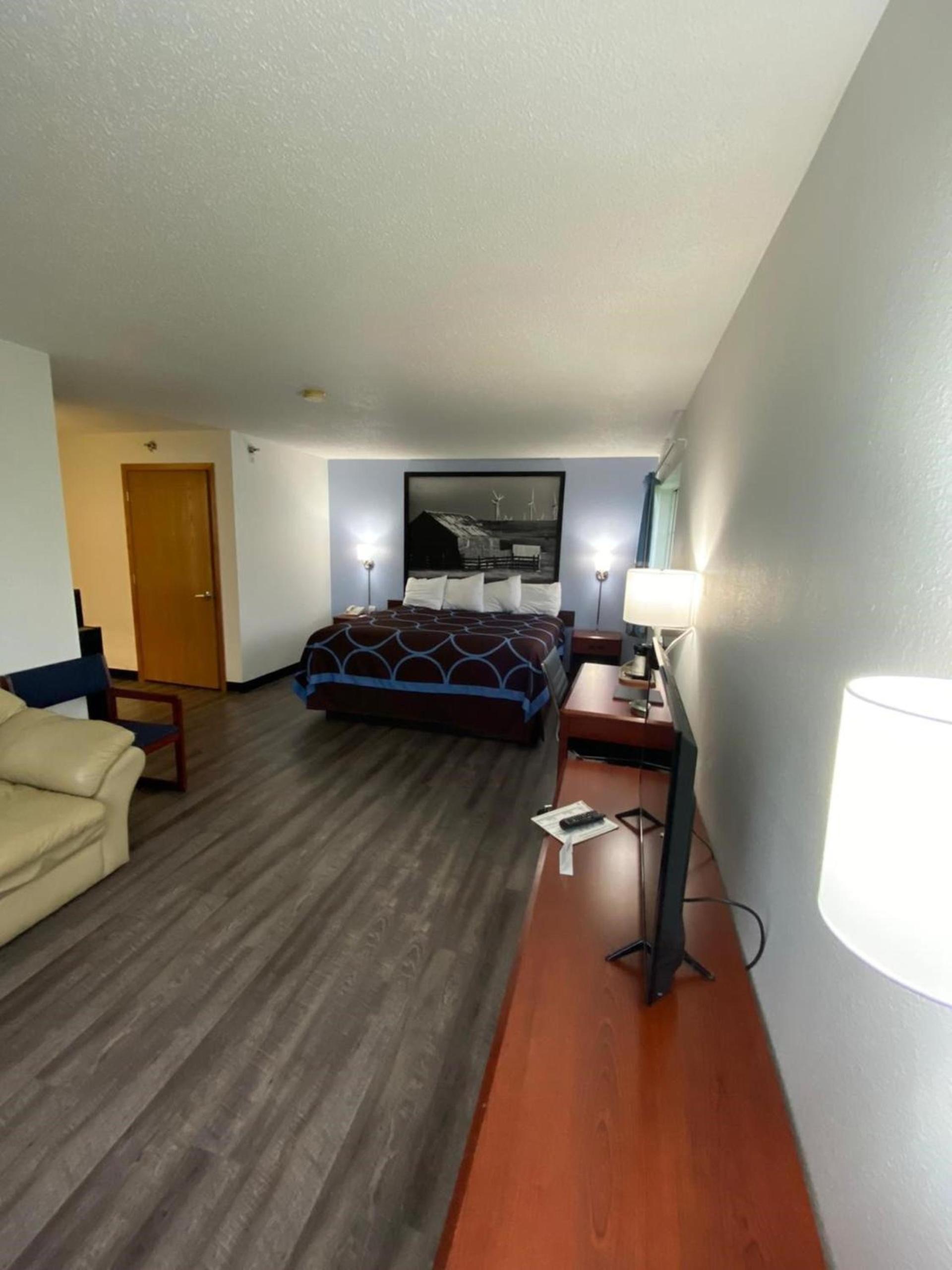 Super 8 by Wyndham Ida Grove photo 18