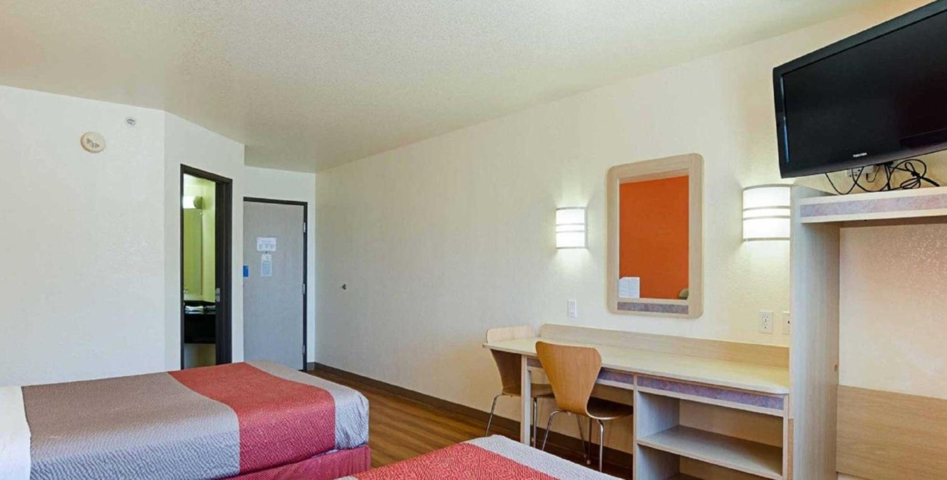 Motel 6-Fort Lupton, CO photo 43