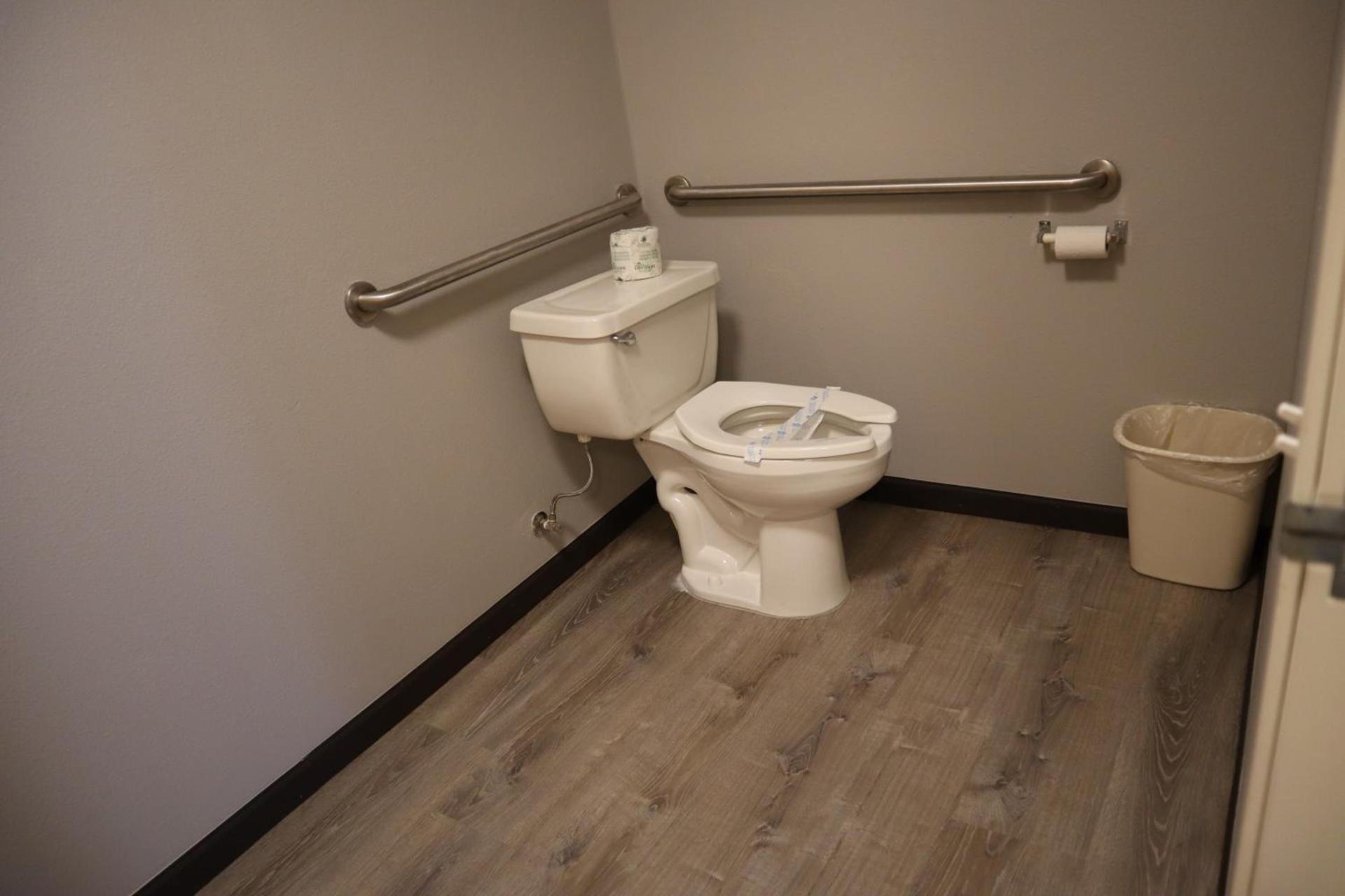 Express Inn & Suites Eugene photo 31