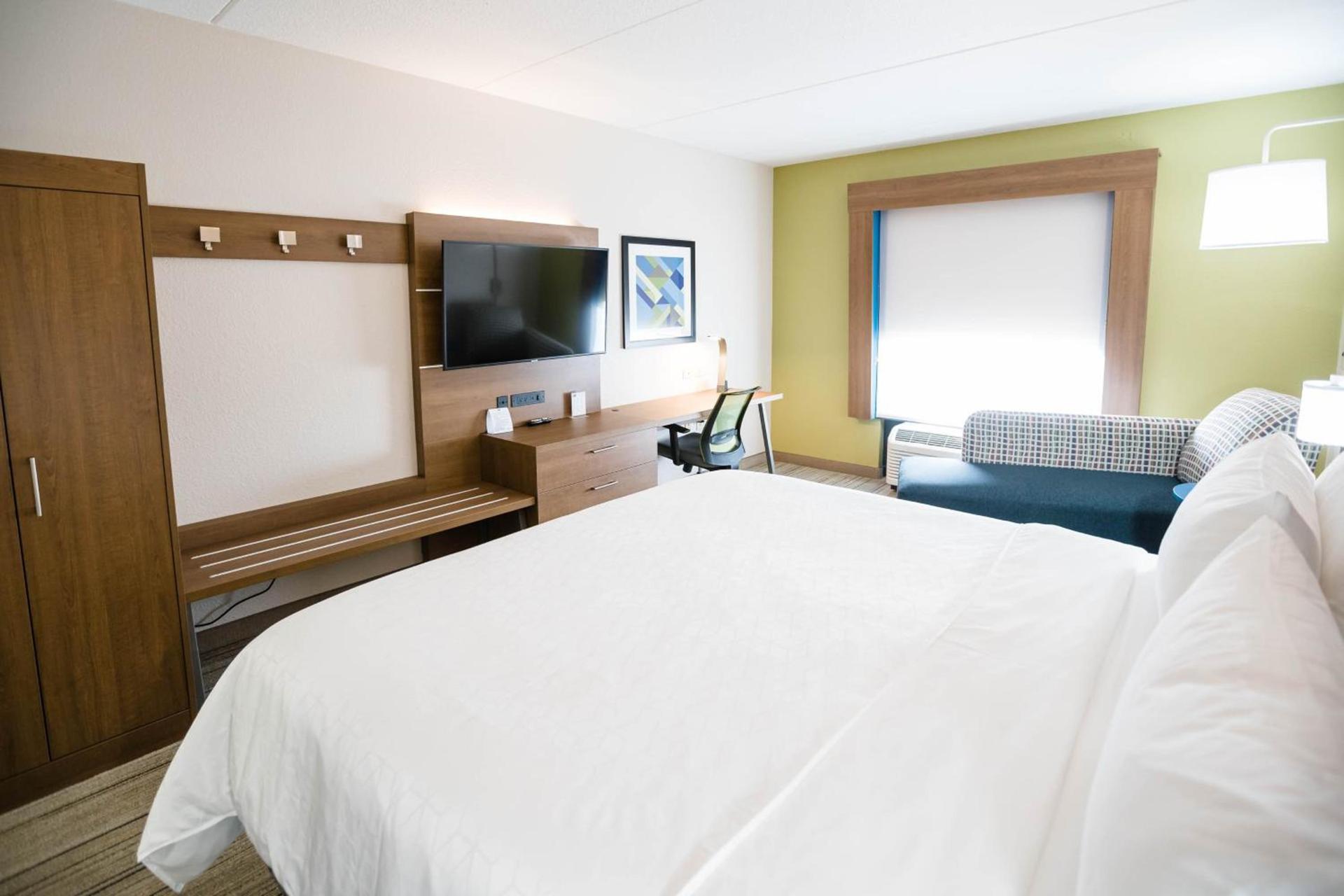 Holiday Inn Express & Suites Knoxville-Farragut by IHG photo 73