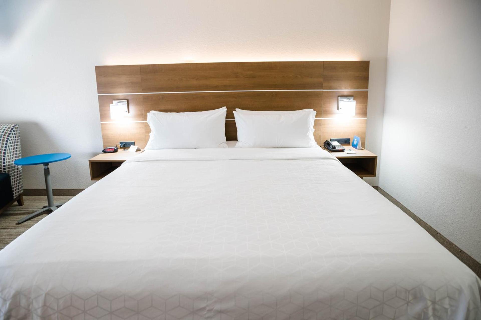 Holiday Inn Express & Suites Knoxville-Farragut by IHG photo 49