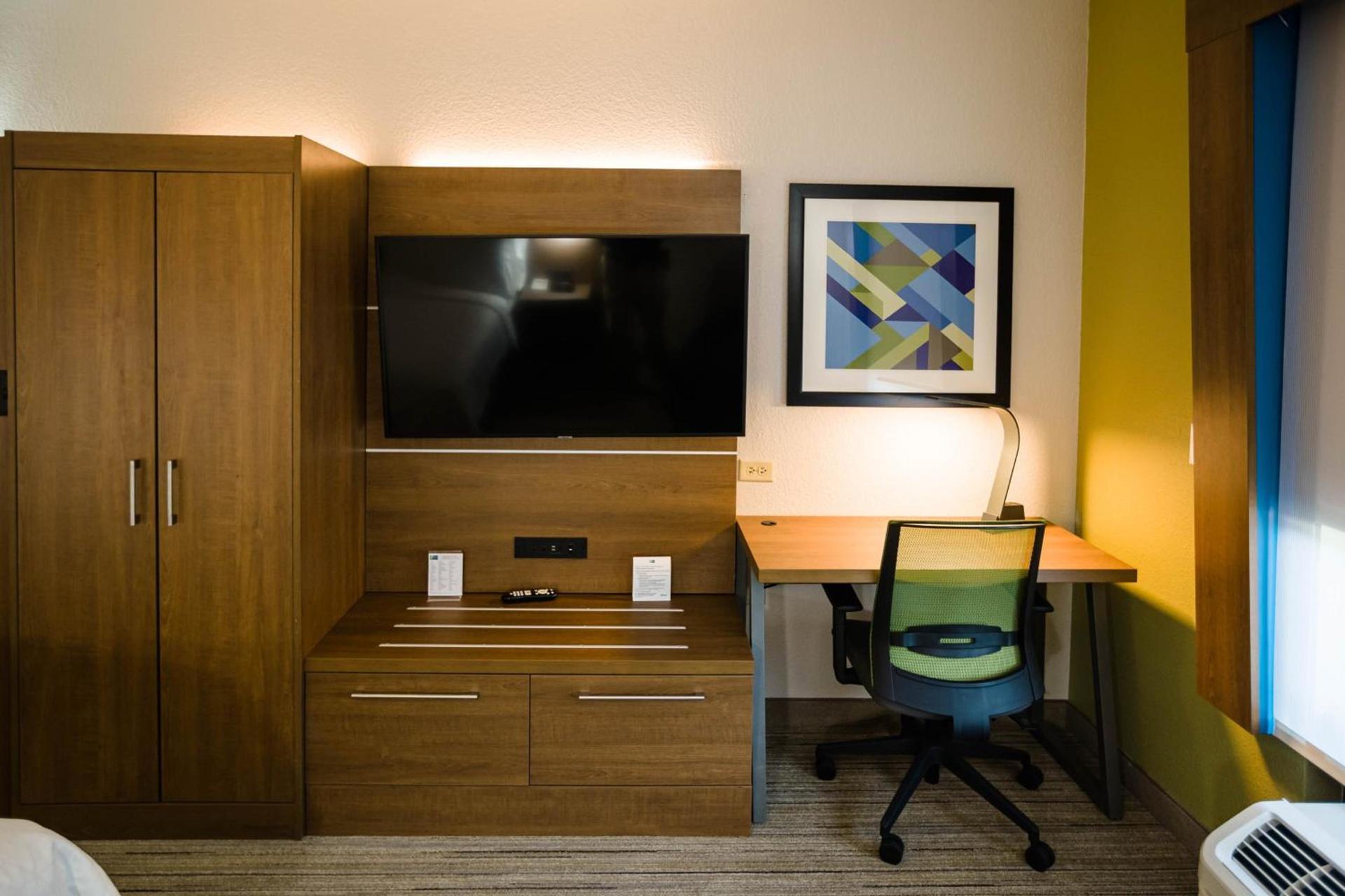 Holiday Inn Express & Suites Knoxville-Farragut by IHG photo 68