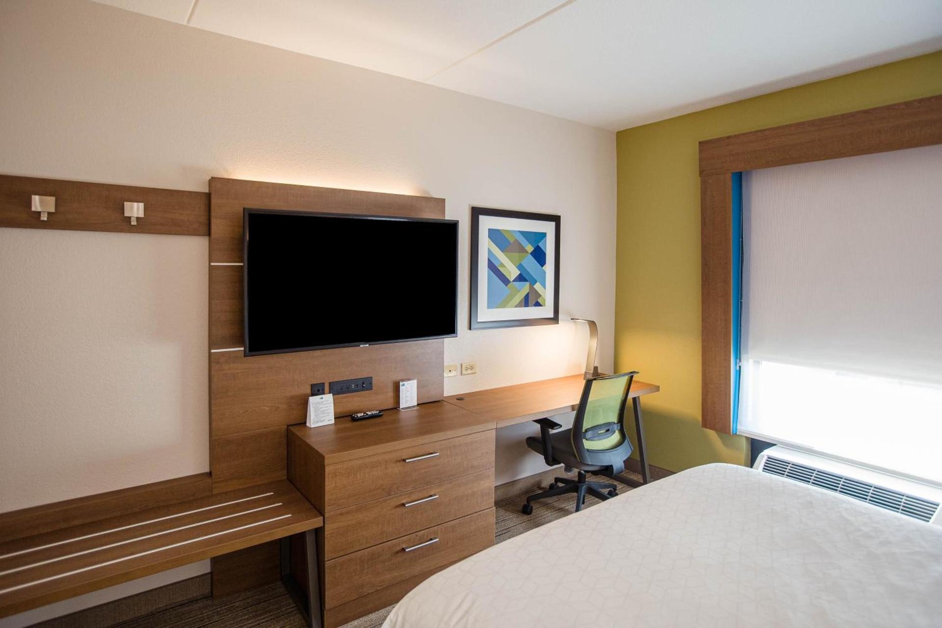 Holiday Inn Express & Suites Knoxville-Farragut by IHG photo 55