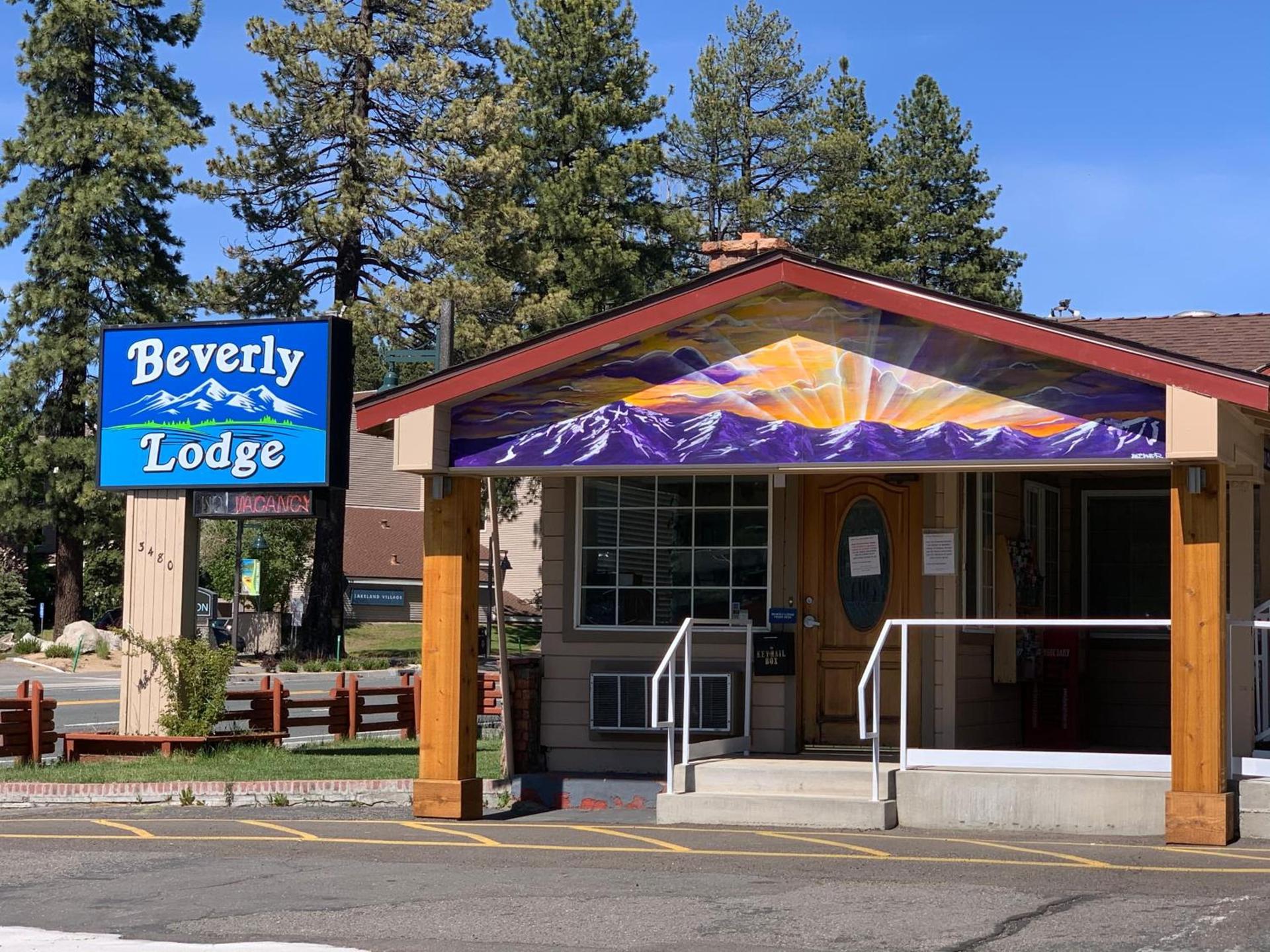 Beverly Lodge photo 13
