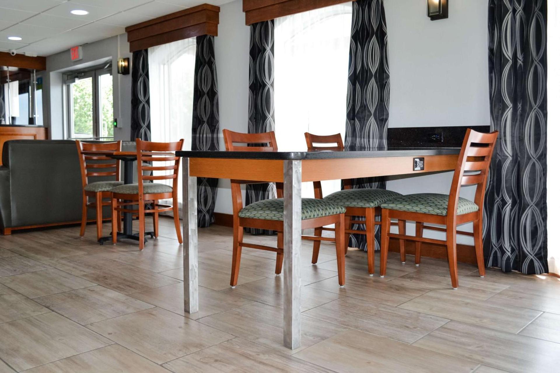 SureStay Hotel by Best Western Bowling Green North photo 6
