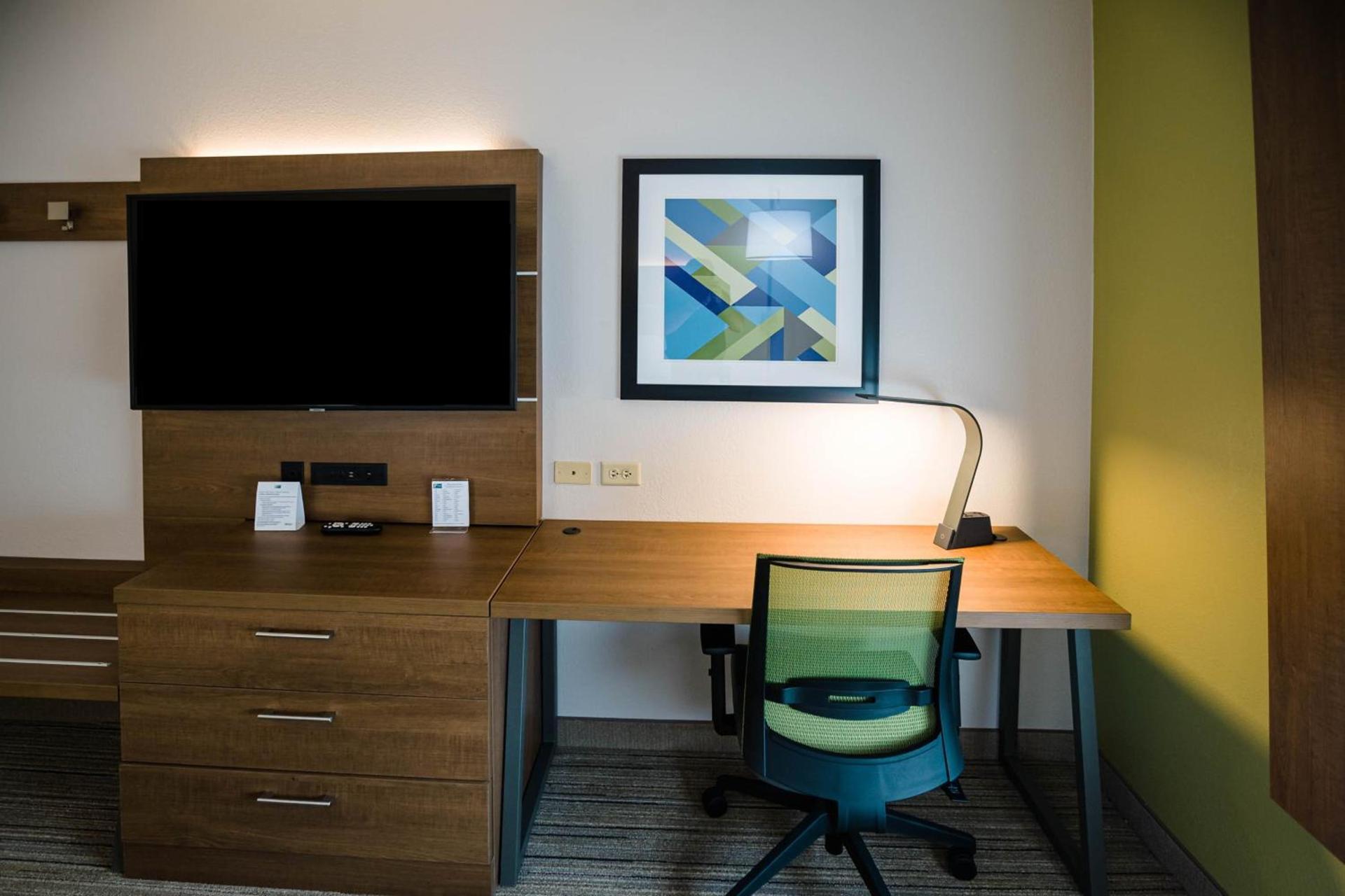 Holiday Inn Express & Suites Knoxville-Farragut by IHG photo 39