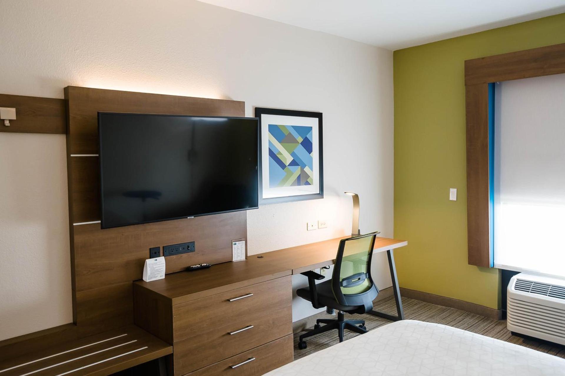 Holiday Inn Express & Suites Knoxville-Farragut by IHG photo 61