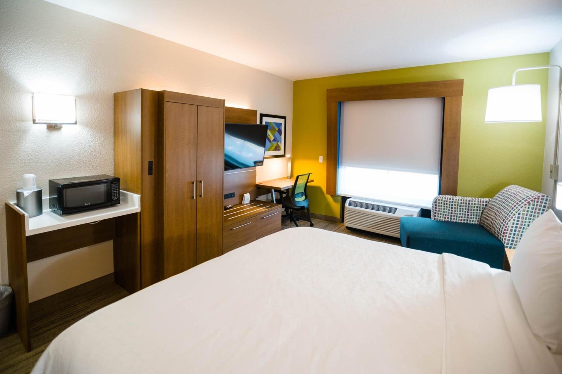 Holiday Inn Express & Suites Knoxville-Farragut by IHG photo 34