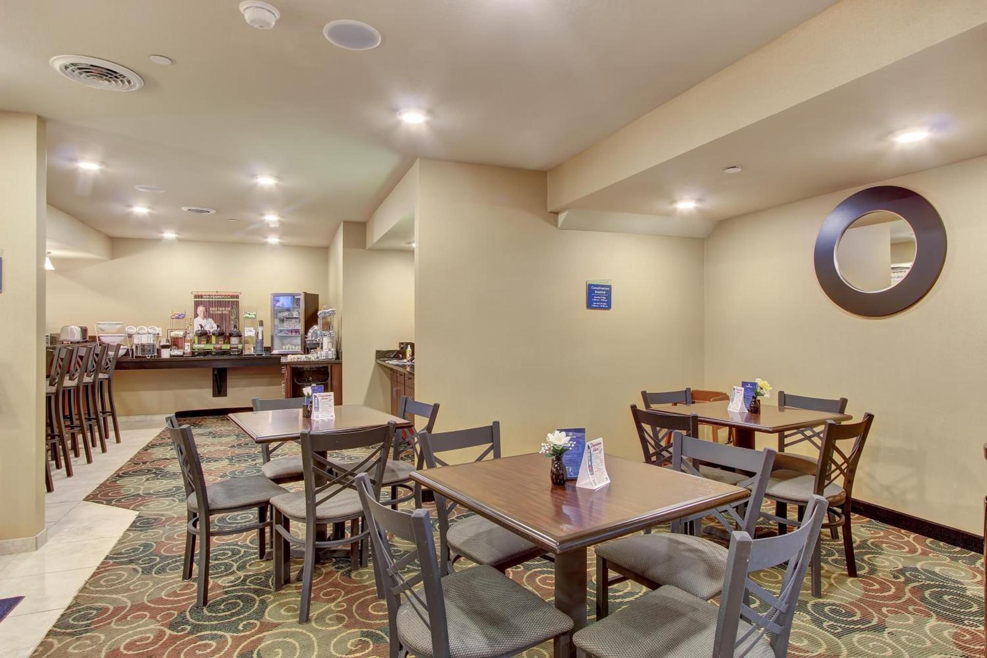 Cobblestone Hotel & Suites - Waynesboro photo 15