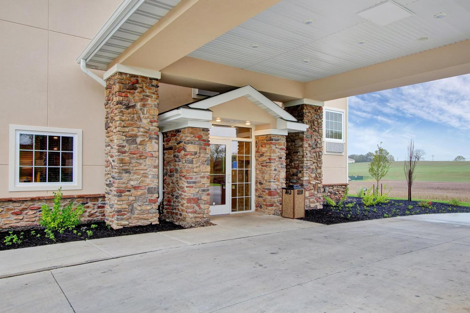 Cobblestone Hotel & Suites - Waynesboro photo 17