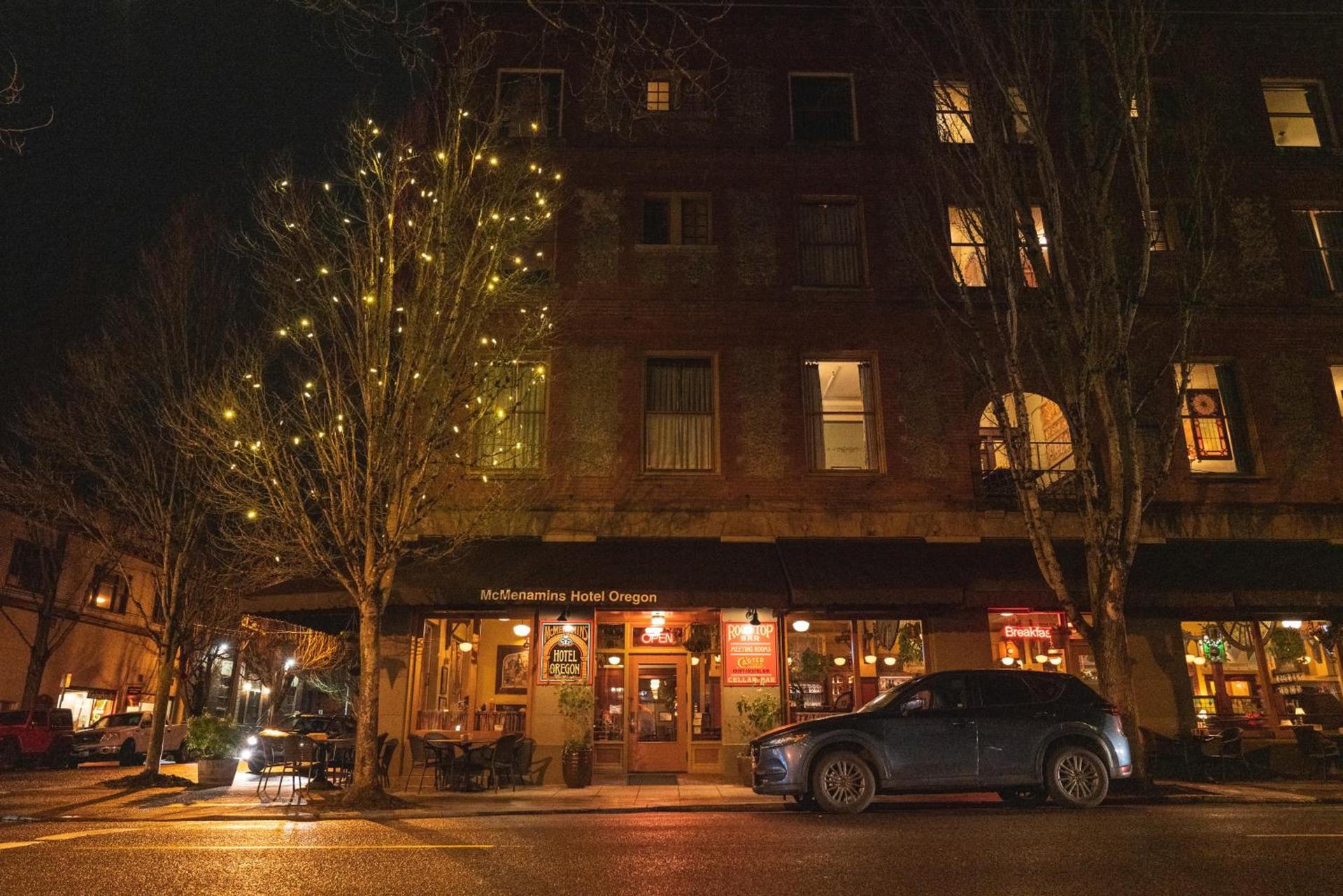 McMenamins Hotel Oregon photo 20