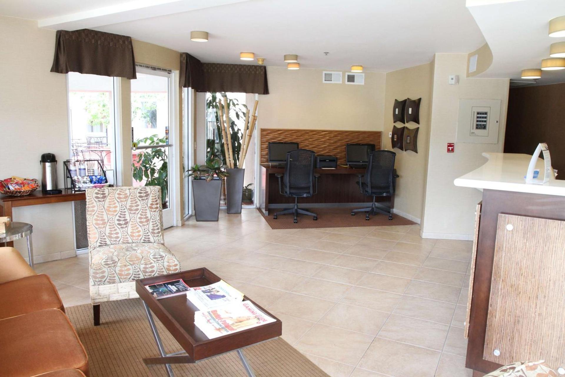 Best Western Plus Suites Hotel Coronado Island photo 4