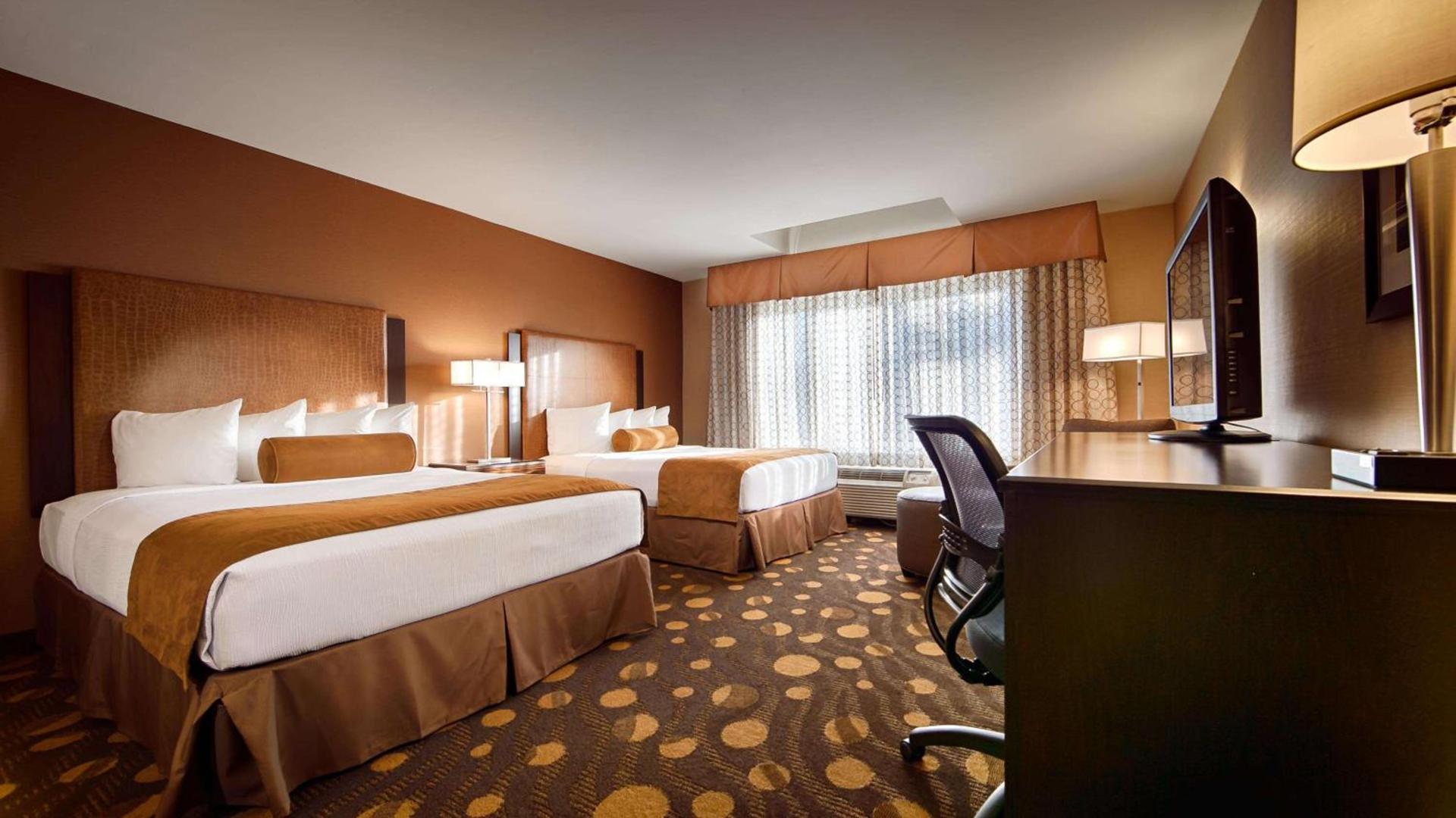 Best Western Plus Suites Hotel Coronado Island photo 8