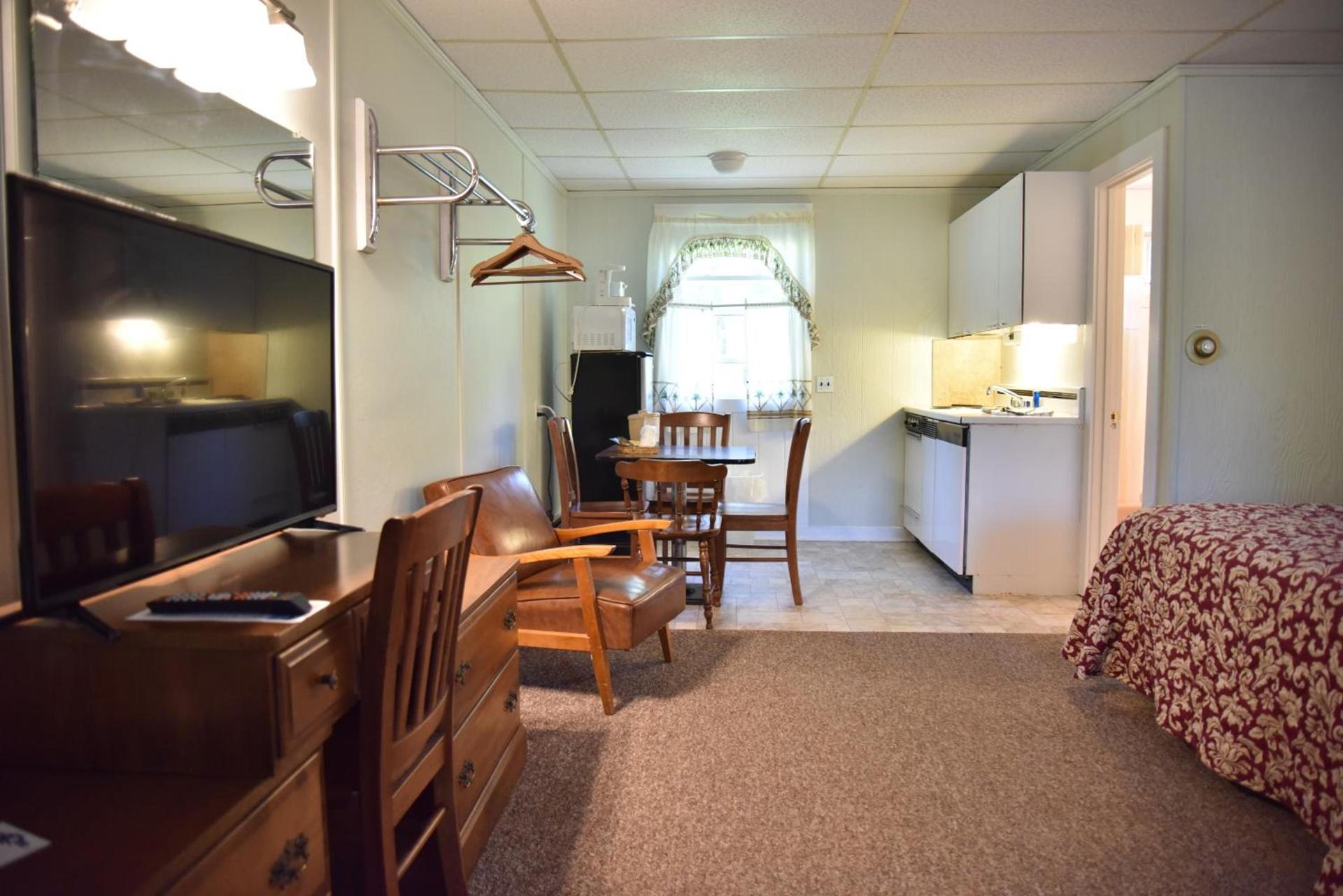 Acadia Pines Motel photo 10