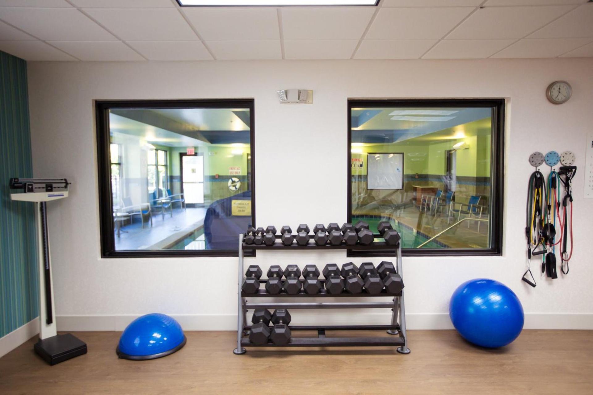 Holiday Inn Express & Suites Knoxville-Farragut by IHG photo 10