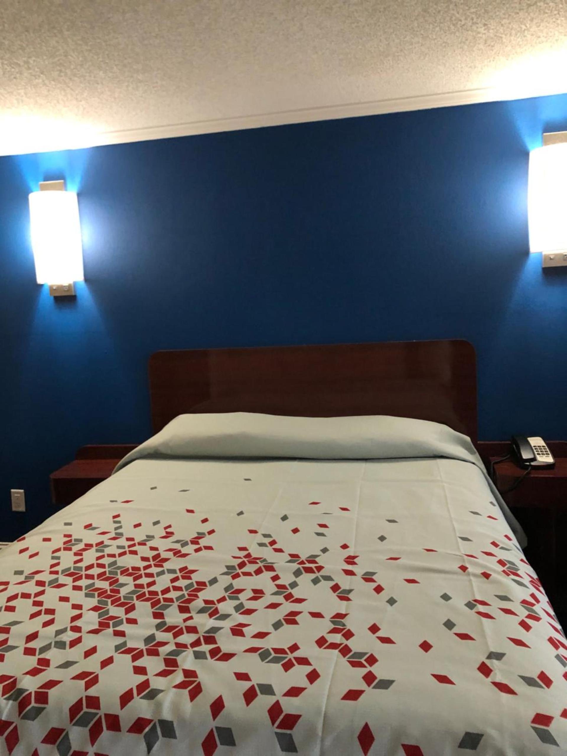 Skyview Motor Inn photo 11