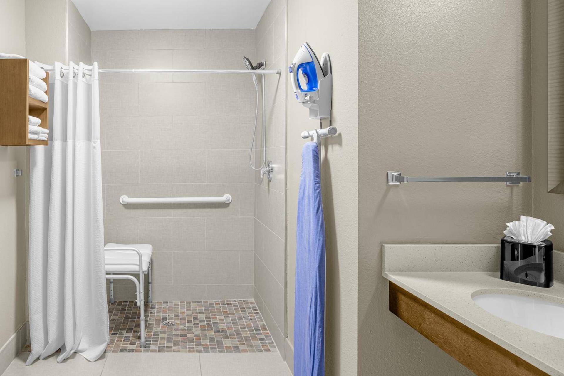 Staybridge Suites Chattanooga-Hamilton Place by IHG photo 42