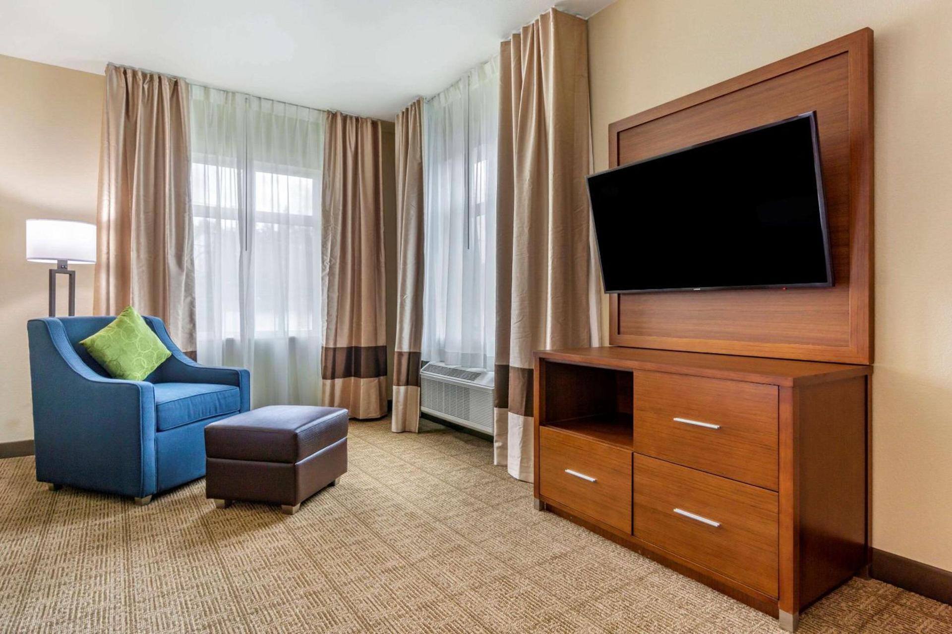Comfort Inn & Suites Lakewood by JBLM photo 6