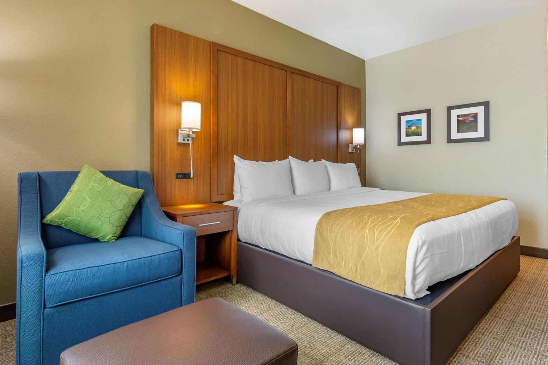Comfort Inn & Suites Lakewood by JBLM photo 13