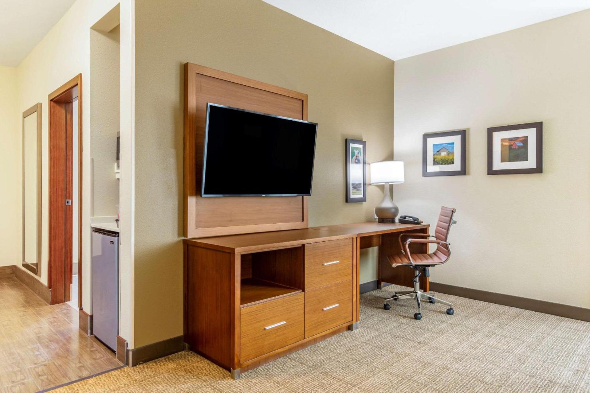 Comfort Inn & Suites Lakewood by JBLM photo 21