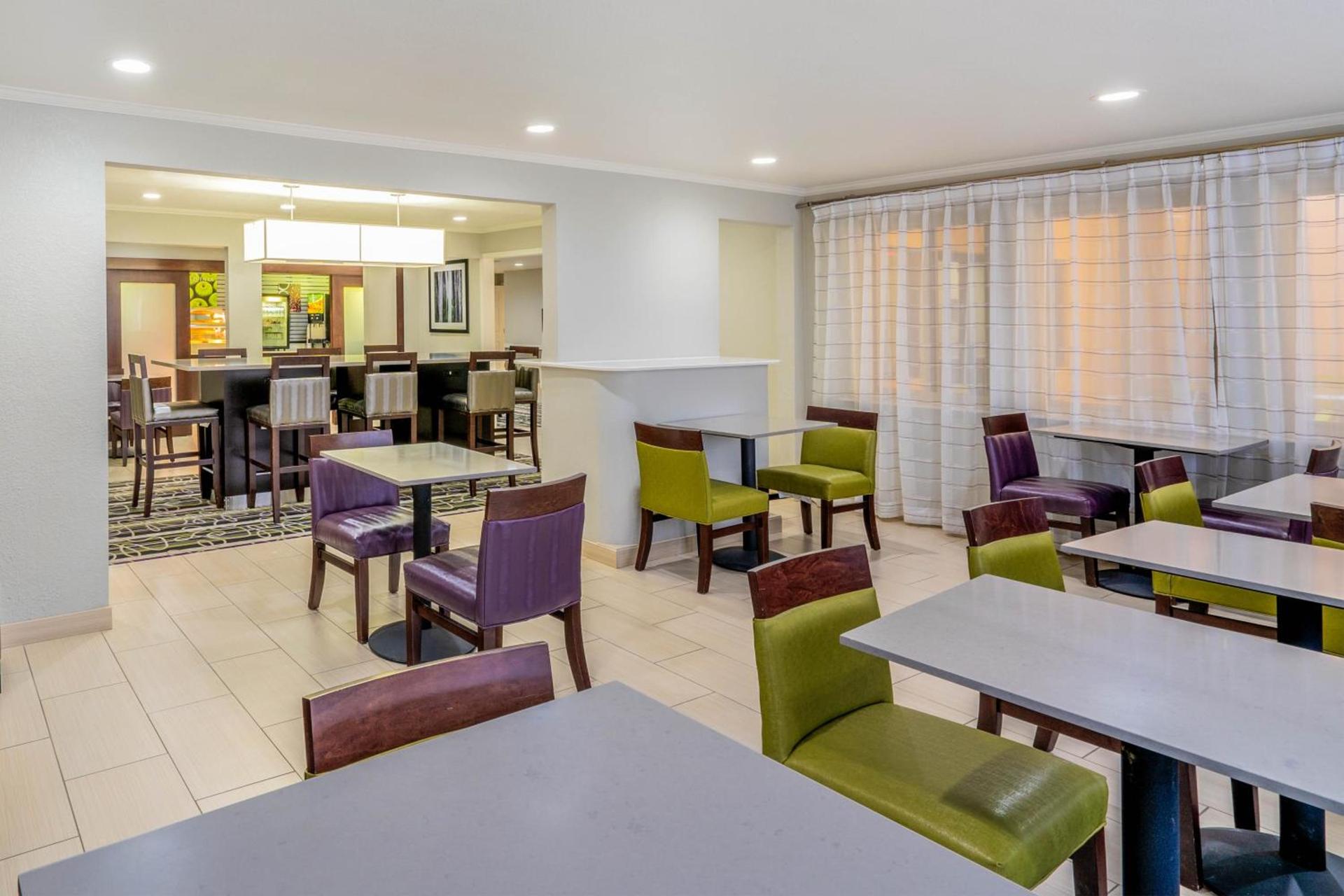La Quinta Inn by Wyndham El Dorado photo 18
