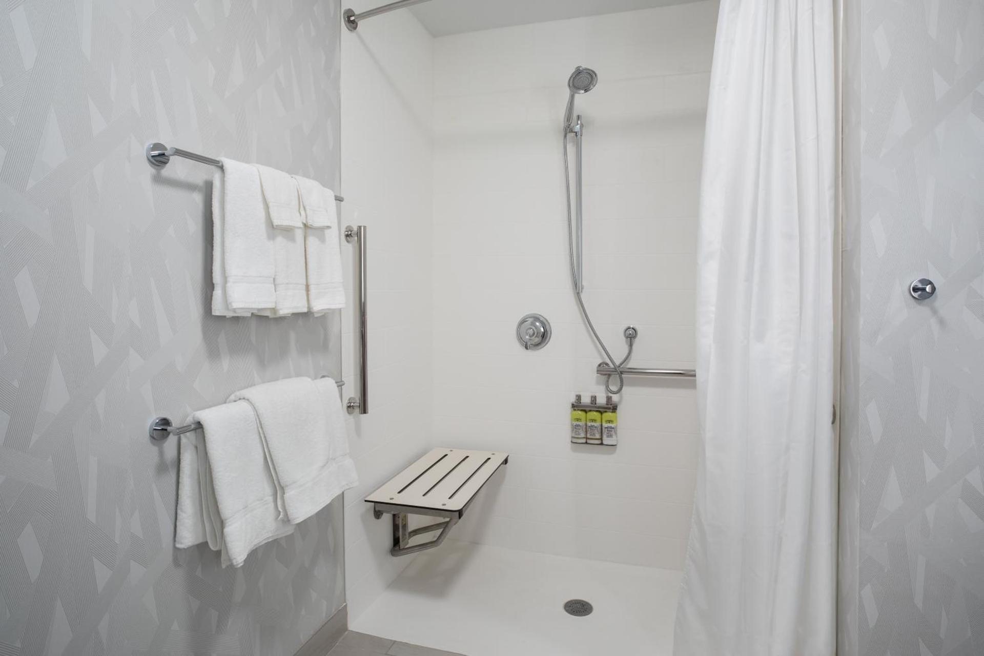 Holiday Inn Express & Suites - Denver NE - Brighton by IHG photo 6