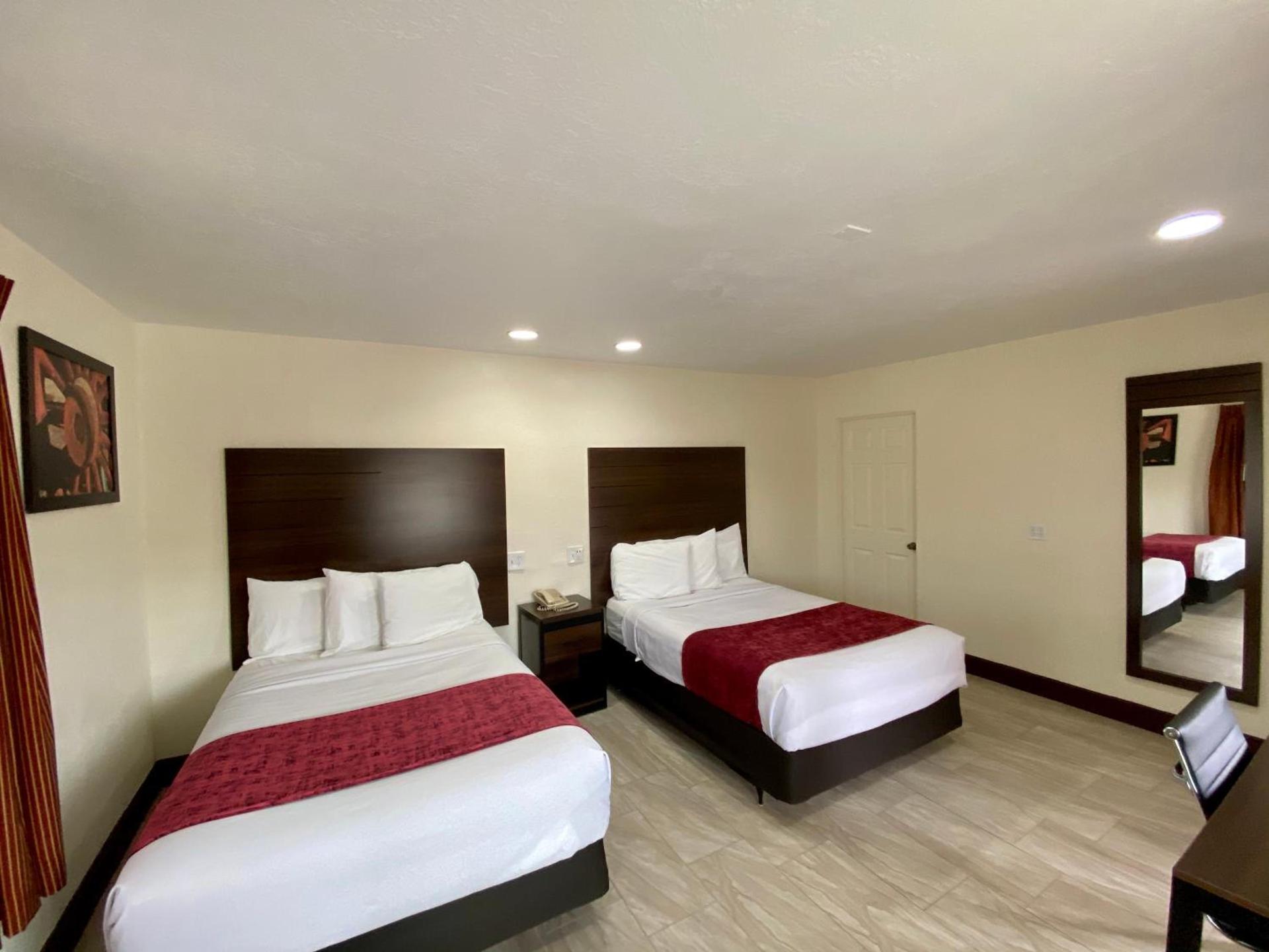 Roswell Inn photo 9